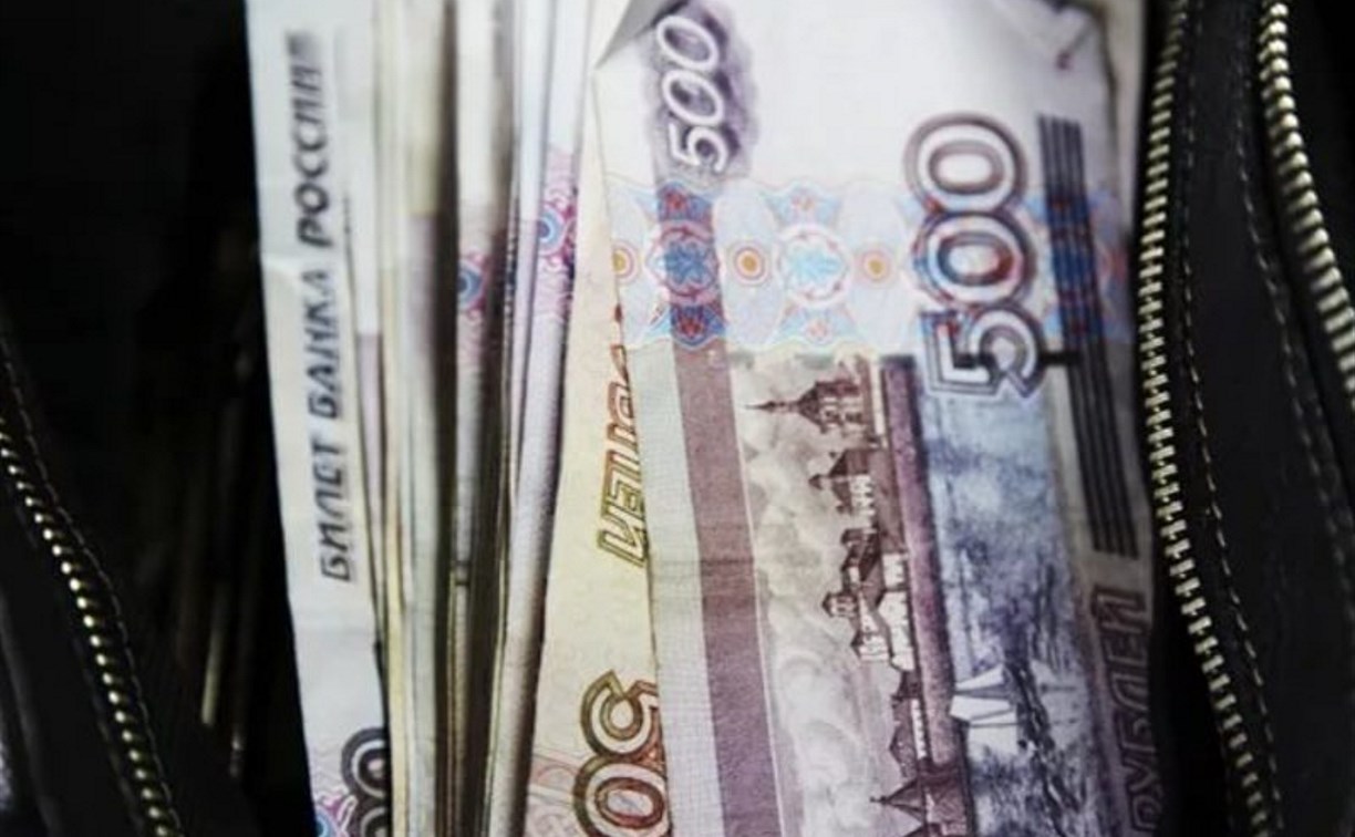 В Ефремовском районе мужчина украл у посетителя кафе 300 тысяч рублей