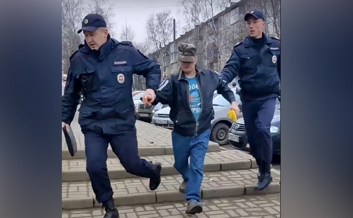 Разгром аптеки в Щекино: на хулигана завели уголовное дело