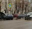 Момент жесткого ДТП на проспекте Ленина в Туле попал на видео