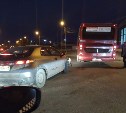 На улице Рязанской столкнулись автобус и Honda Civic