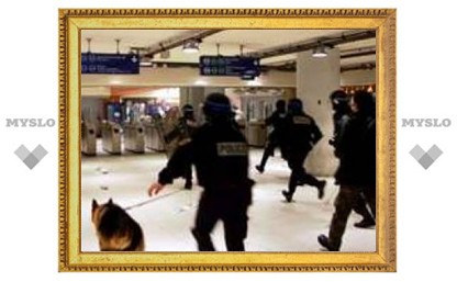 За беспорядки в метро двоих французов отправили в тюрьму