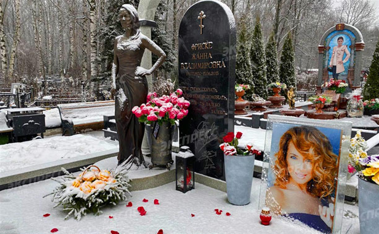 Тулячку прогнали с могилы Жанны Фриске за попытку приготовить приворотный суп со снегом