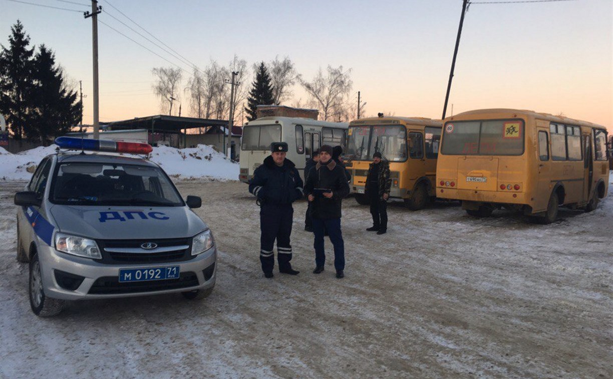 В Венёвском районе школьников перевозили на неисправных автобусах