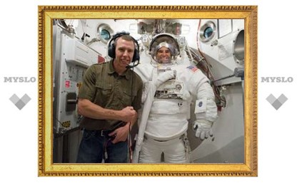 Астронавты "Индевора" вышли в открытый космос