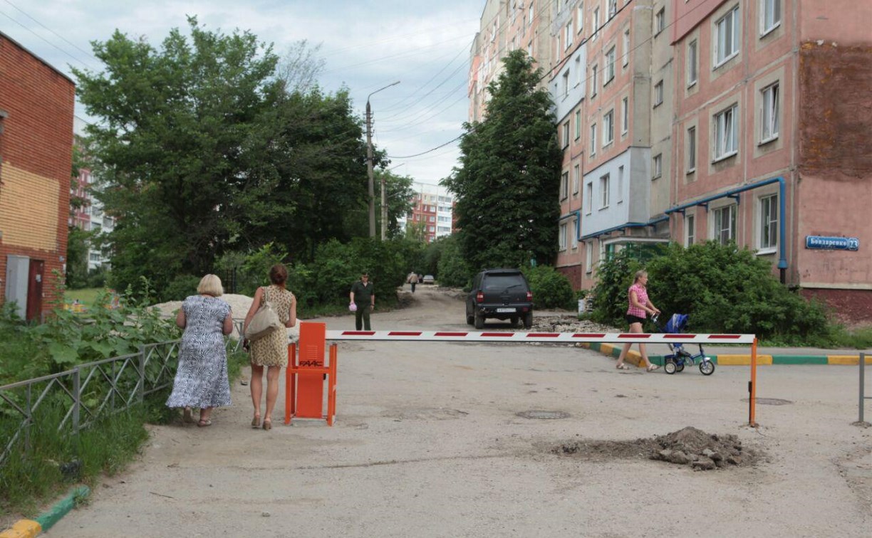 Тулячка стала заложником шлагбаума на улице Бондаренко