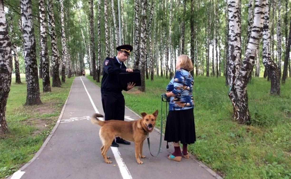 В Комсомольском парке Тулы ловили нарушителей правил выгула собак