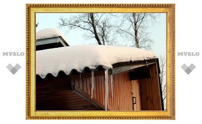 Последствия снегопадов в Тульской области: в Одоеве обрушилась крыша дома