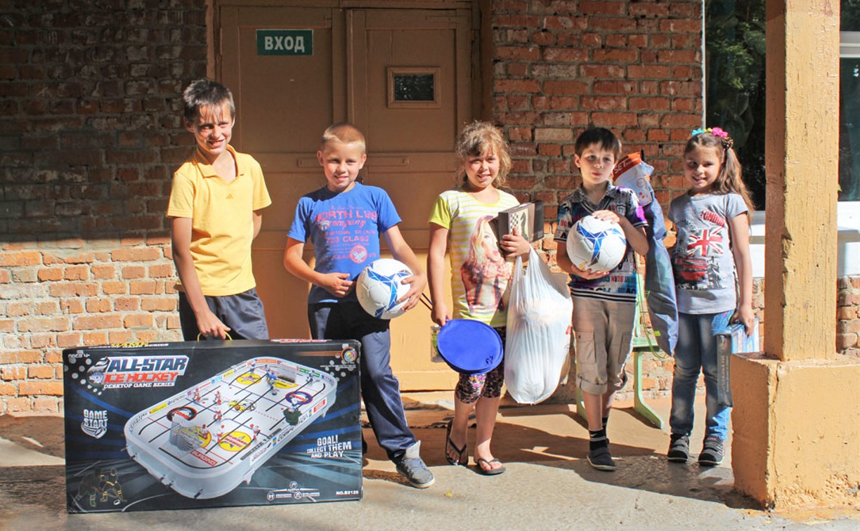 В Тульской области ученикам Оленьковской школы подарили спортивный инвентарь и настольные игры