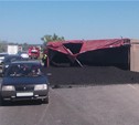 На Веневском шоссе в Тульской области перевернулся грузовик