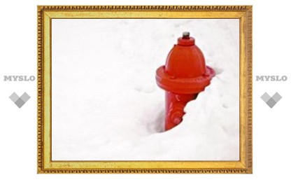 В Туле пожарные гидранты заваливают снегом