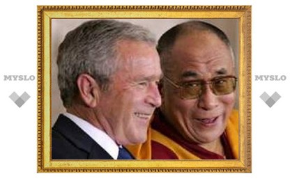 Далай-ламе вручили высшую награду Конгресса США