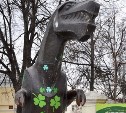 Динозавра возле Тульского экзотариума нарядили ко Дню тёщи