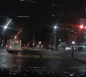 В Туле на Красноармейском проспекте троллейбус проехал на красный: видео