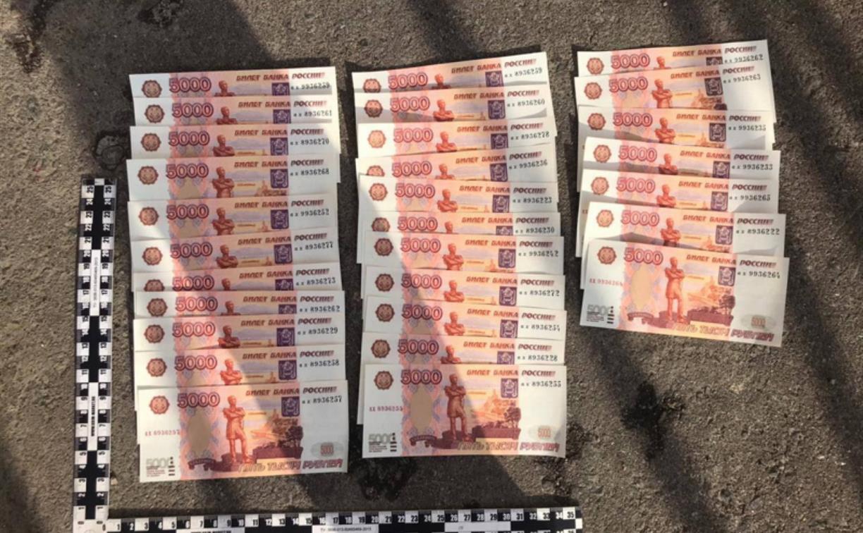 Две тулячки сбывали в Брянской области фальшивые деньги
