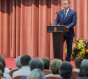 Алексей Дюмин поздравил сотрудников областной клинической больницы со 150-летием учреждения