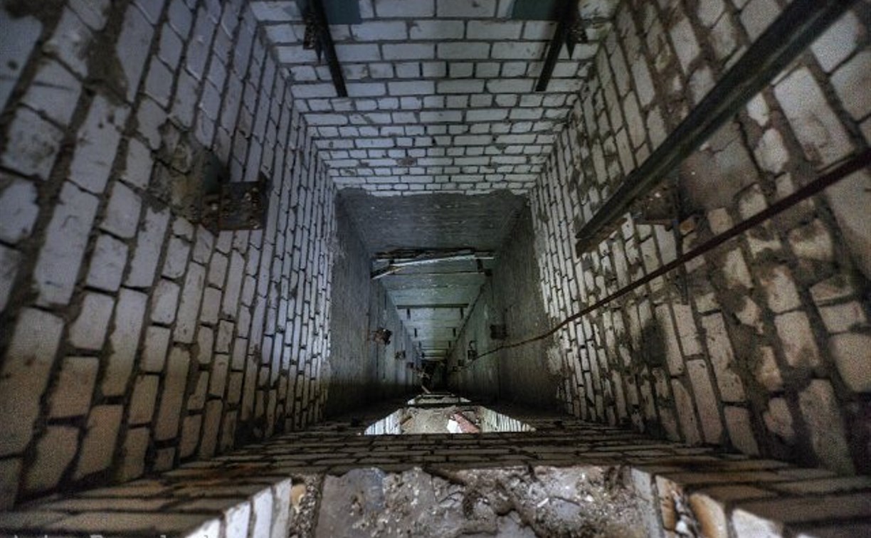 В Алексине 12-летняя девочка упала в шахту лифта с шестого этажа