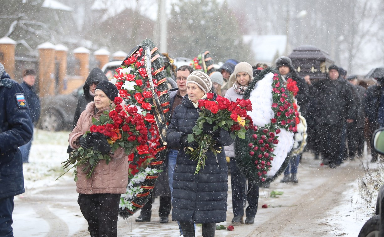 Экс-губернатора Тульской области Вячеслава Дудки не было на похоронах отца