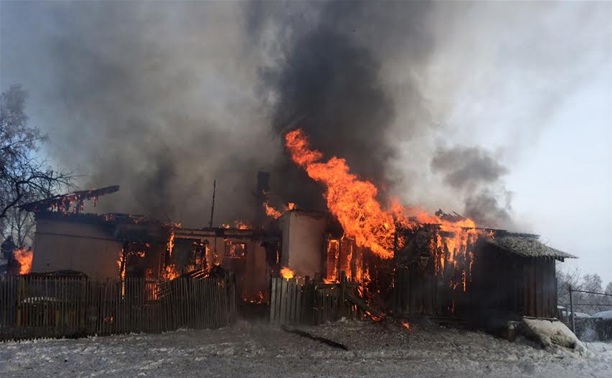 Пожар в щекинском бараке: 9 семей остались без крыши над головой