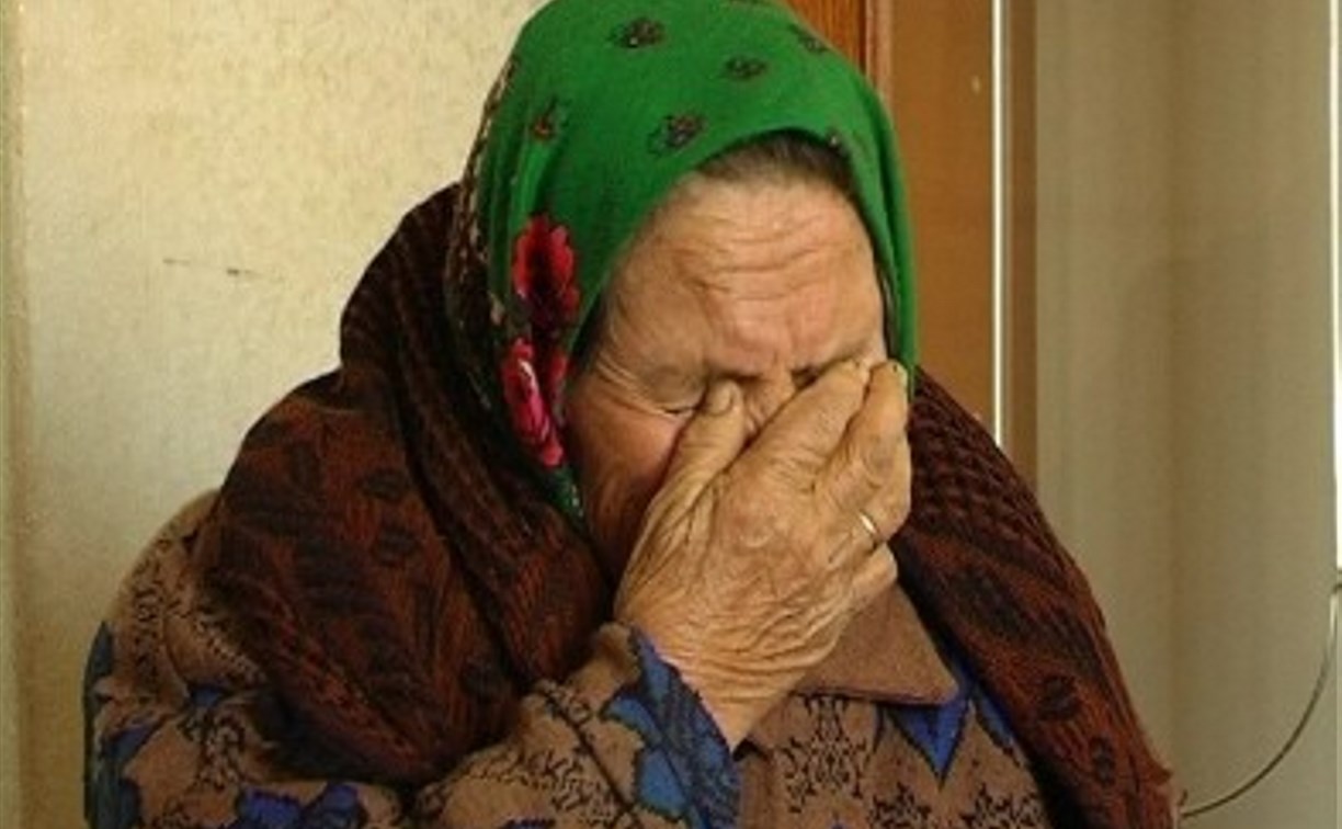 В Кимовском районе преступник жестоко избил пенсионерку, чтобы украсть алкоголь из ее дома