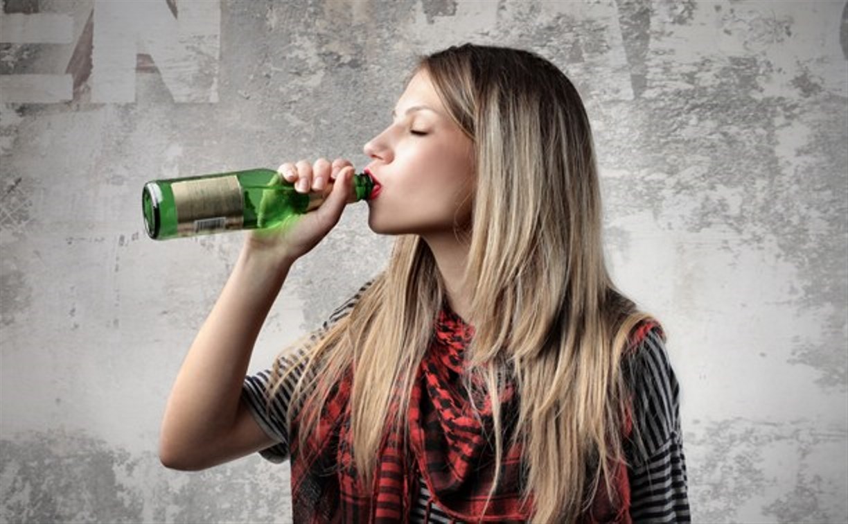 Россияне поддерживают идею продавать алкоголь с 21 года
