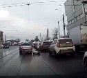 На улице Советской в Туле водитель иномарки «сбросил балласт»