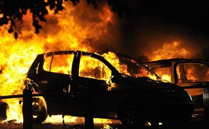 На ул. Рогова в Туле ночью сгорели два автомобиля