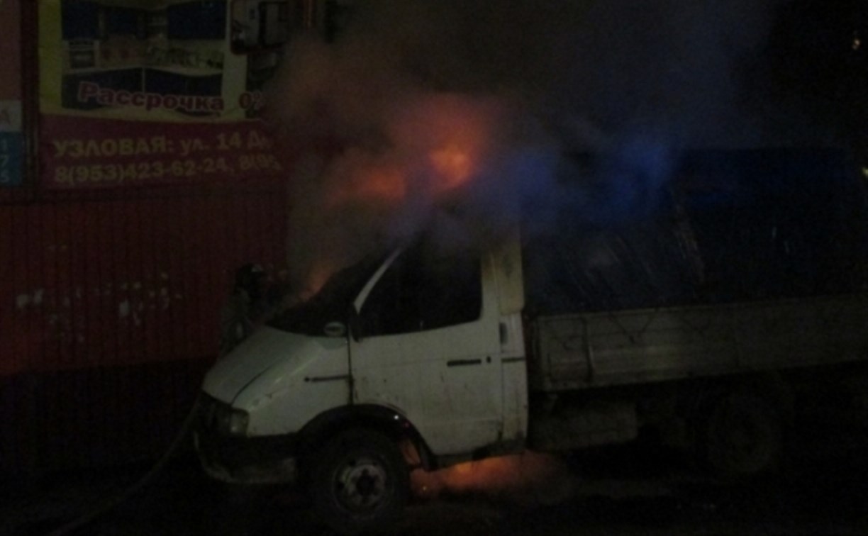 Вечером 12 августа в Тульской области загорелись два автомобиля