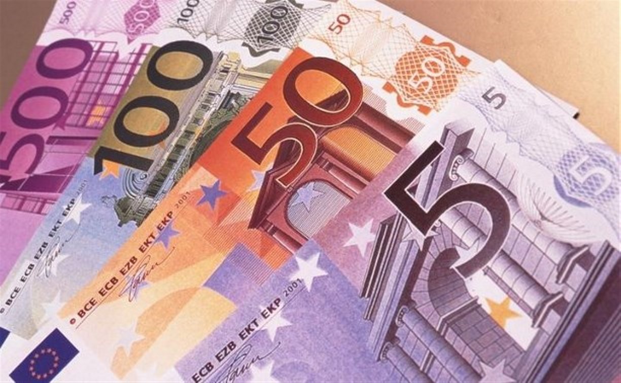 Евро в тульских банках продают за 150 рублей