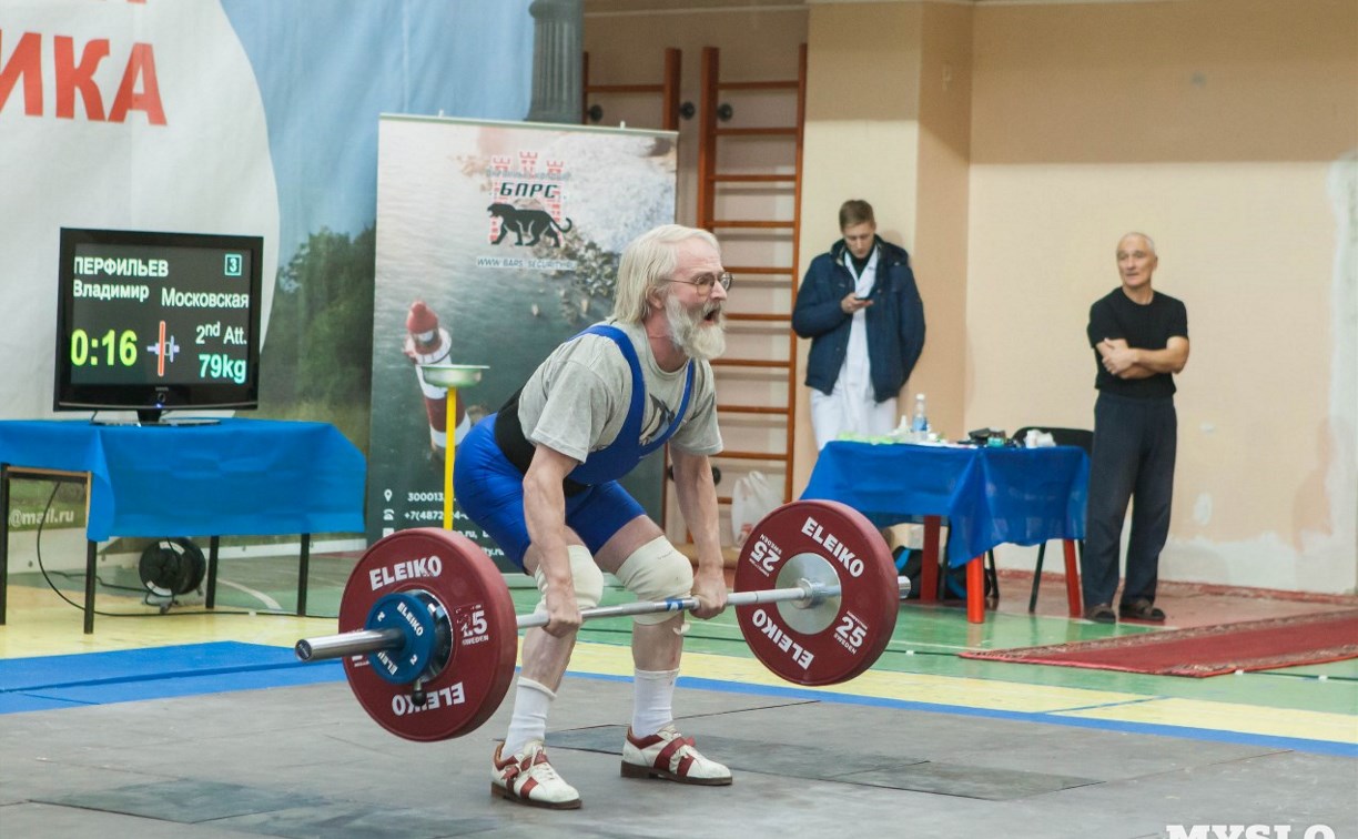 В Туле проходит Кубок России по тяжелой атлетике среди ветеранов