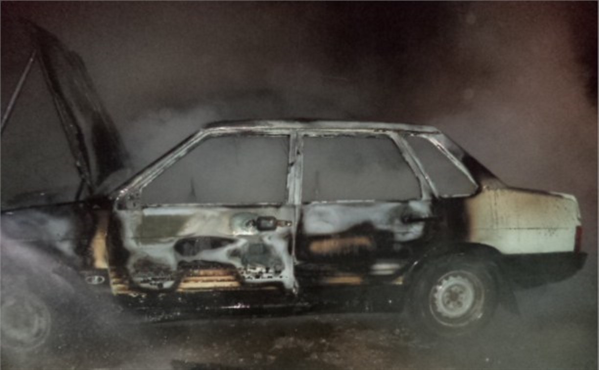 Ночью в Щёкино сгорели три машины