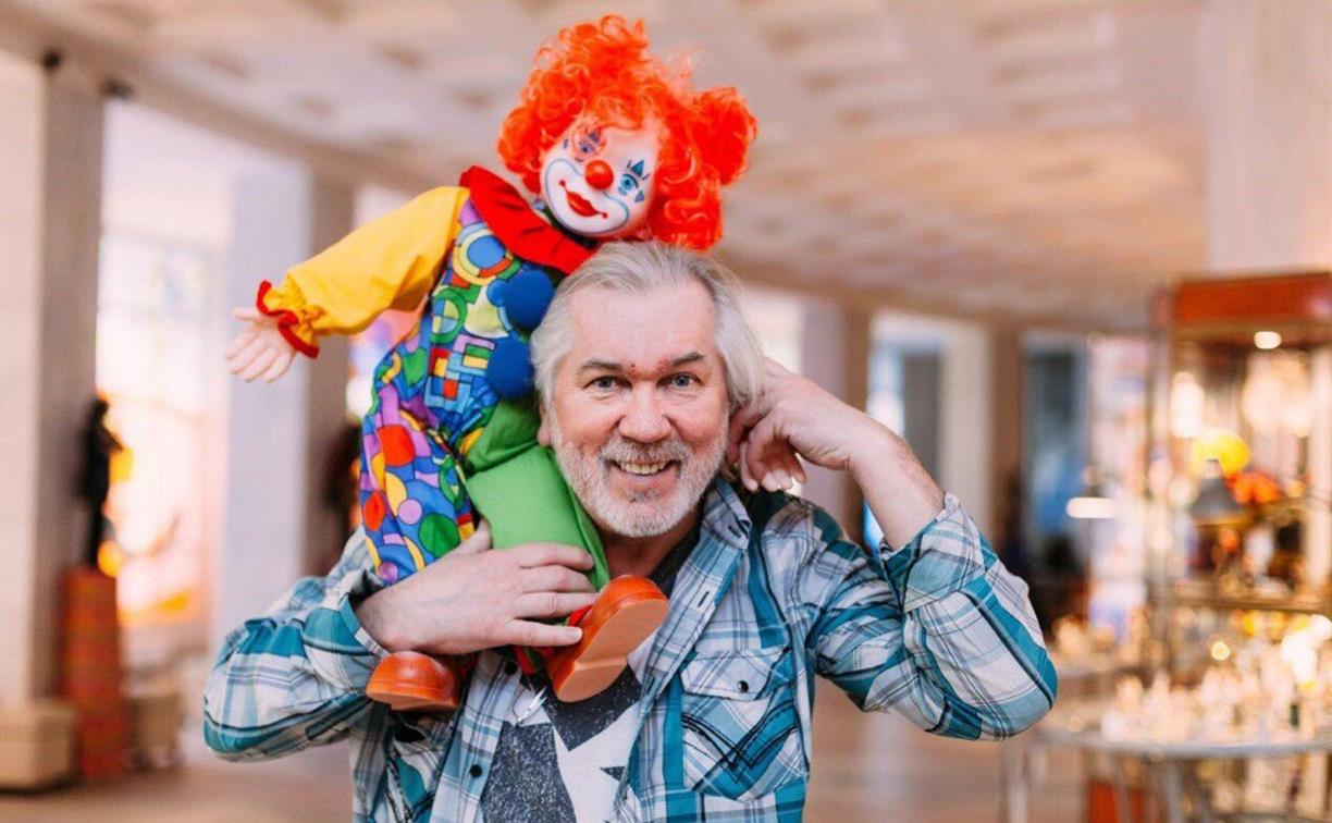 В «Ночь музеев» Тульский цирк провел онлайн-экскурсию по музею клоунов. Видео
