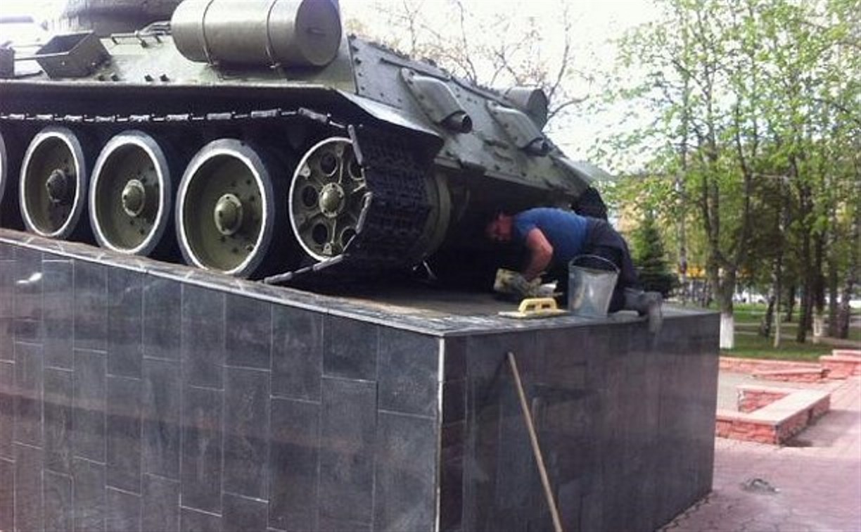В Туле отремонтировали памятник «Танк Т-34»