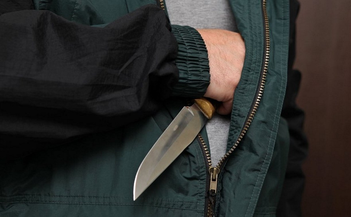 Житель Тульской области с ножом напал на полицейского