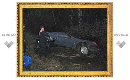 В аварии под Тулой погибли водитель и пассажир машины