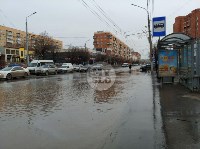 Перекресток Красноармейского проспекта и ул. Лейтейзена затопило водой, Фото: 1