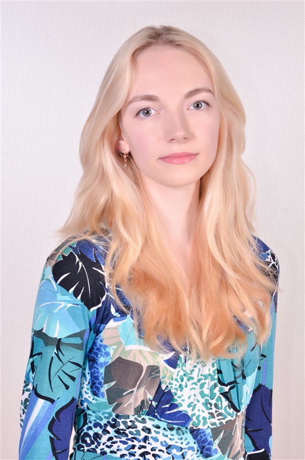  Инесса Грачева, 21 год. ТулГУ, программист. Инесса выбрала для себя очень серьезную профессию, но в душе она очень творческий человек. окончила музыкальную школу по классу фортепиано и скрипки, занималась бальными танцами. 