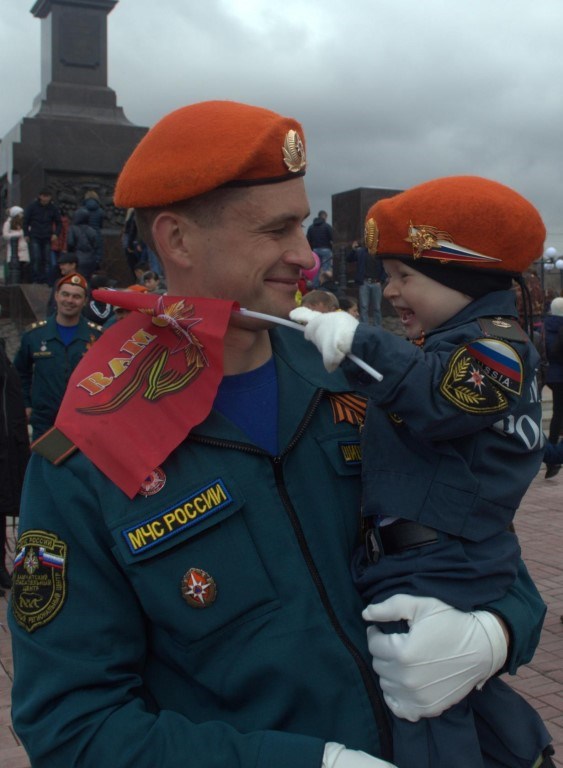Любовь к Родине  и патриотизм воспитывается с детства!  
Шишкин Степан ( 1 год) и его папа Константин