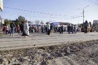 На остановке Мосина туляки ждут транспорт на трамвайных путях, Фото: 2