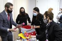Депутаты Тульской облдумы подарили пациентам областной детской больницы новогодние подарки, Фото: 12