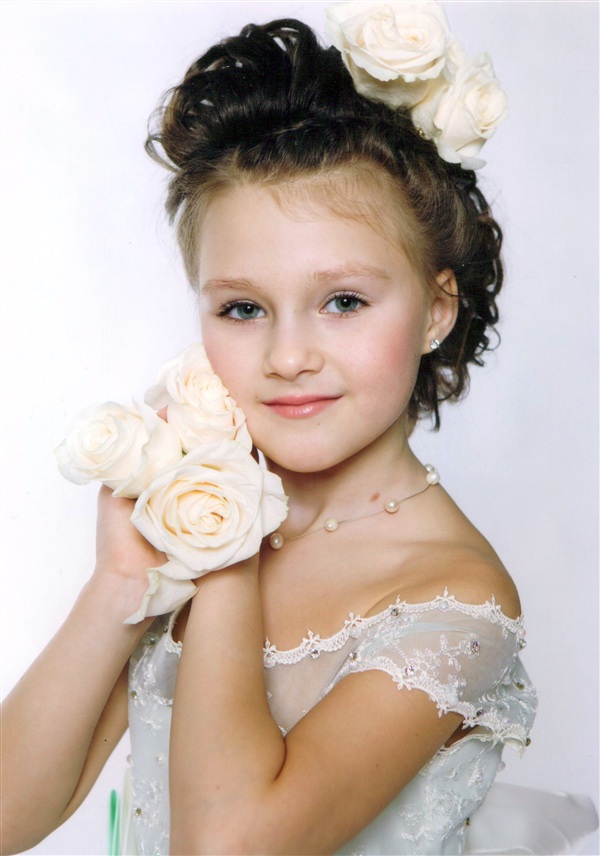 Елизавета Ярцева, 6 лет. Занимается танцами и в театральном кружке.