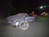 Крупное ДТП на ул. Металлургов в Туле: Nissan снес столб, пассажирку вышвырнуло из машины, Фото: 4