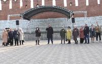 Депутаты городской Думы вместе с жителями спели «День Победы» на Казанской набережной, Фото: 4