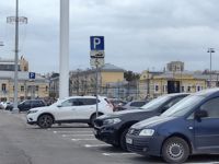 Нарушают ли ПДД водители, которые паркуются на площади Ленина?, Фото: 2