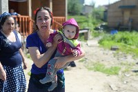 В Плеханово начали сносить дома в цыганском таборе, Фото: 17