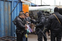 В ходе зачистки на Центральном рынке Тулы задержаны 350 человек, Фото: 7