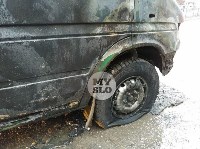 На улице Ф. Энгельса сгорел микроавтобус, Фото: 3