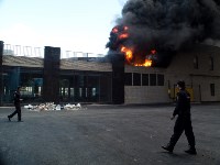 Загорелся недостроенный ТЦ на Красноармейском проспекте, Фото: 28