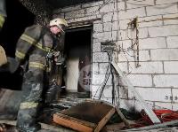 В Туле в Левобережном загорелась квартира: из окна спасатели вытащили женщину с младенцем, Фото: 10