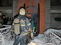 В Туле пожарные вынесли из горящего особняка больную женщину, Фото: 8