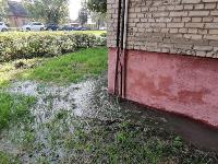 В Пролетарском районе Тулы затопило улицы и дворы: вода хлещет из колодцев, Фото: 23